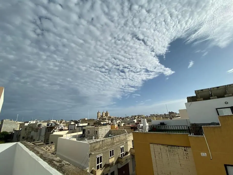 May Flower: Modern Flat Close To Airport/Bus Stops Tarxien 公寓