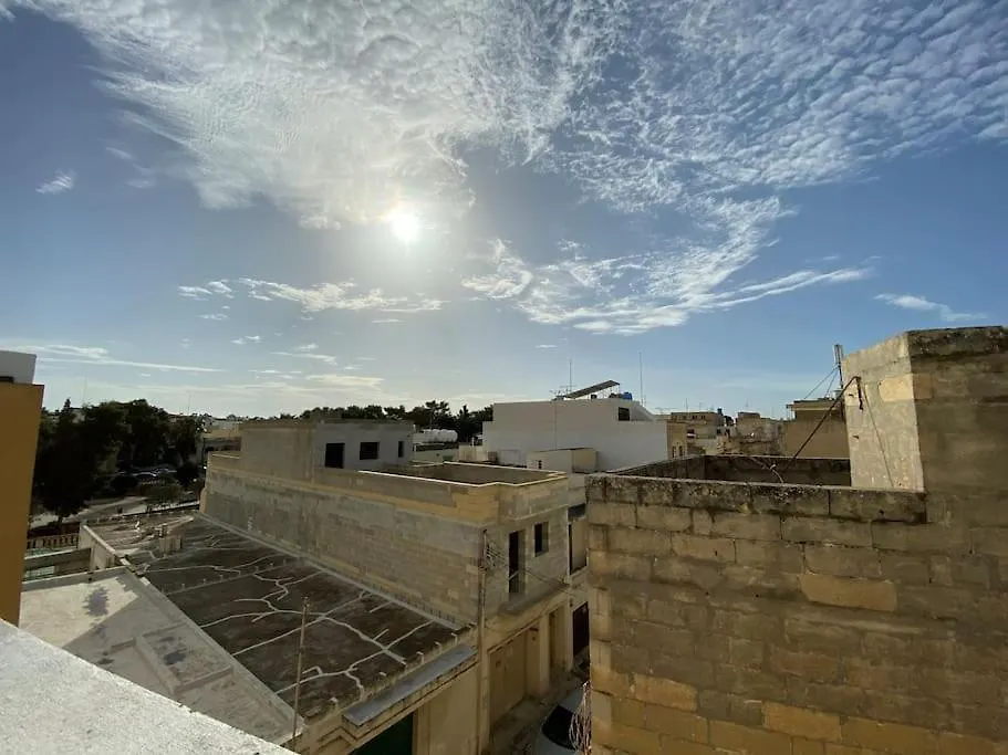 May Flower: Modern Flat Close To Airport/Bus Stops Tarxien 0*,
