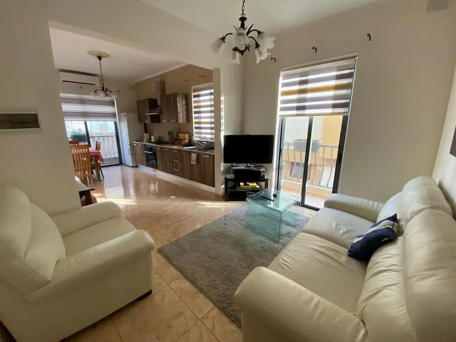 May Flower: Modern Flat Close To Airport/Bus Stops Tarxien 0*,  马耳他
